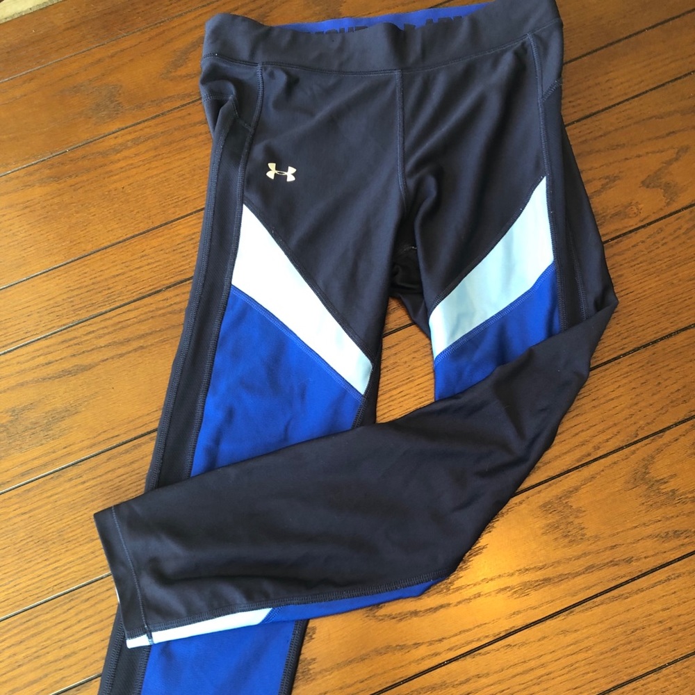 ❌SOLD❌ Medium Under Armour Blue Cropped Legging